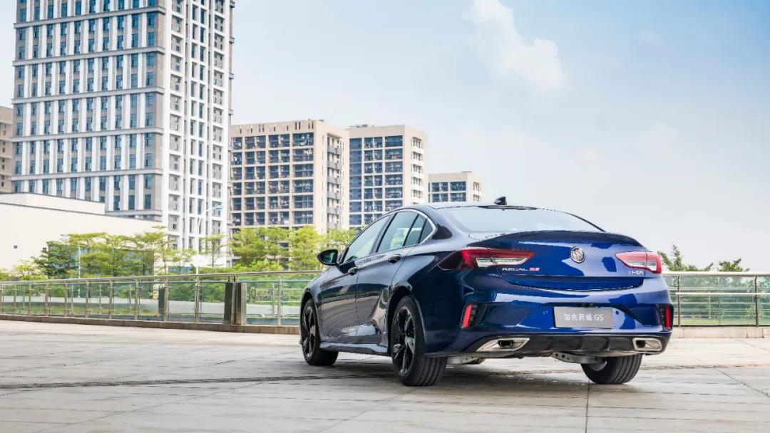 试驾君威2015款gs纵情运动版,君威gs山路试驾