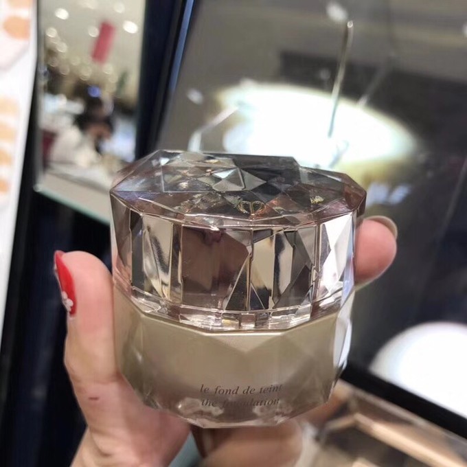 日本的彩妆品牌哪个气垫最好,日本最好用的十大粉底