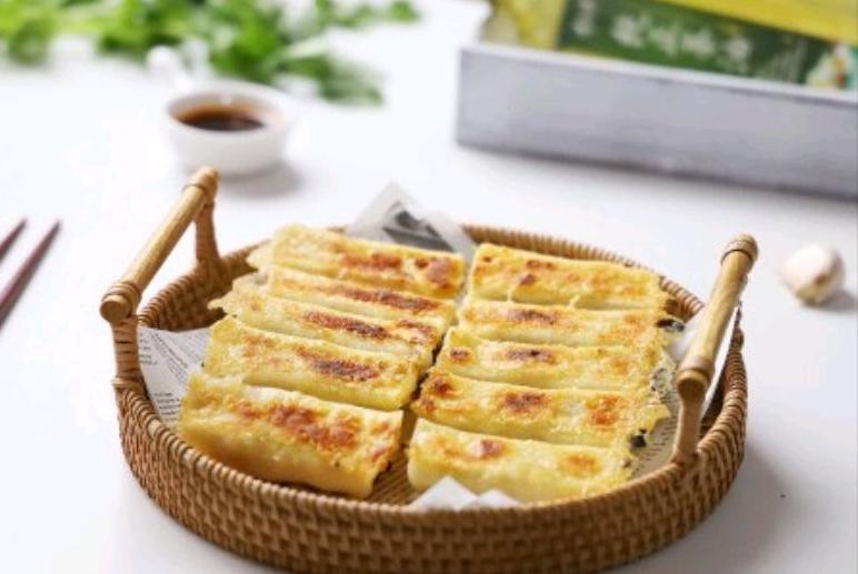 胡萝卜素锅贴的家常做法,素萝卜丝锅贴的家常做法