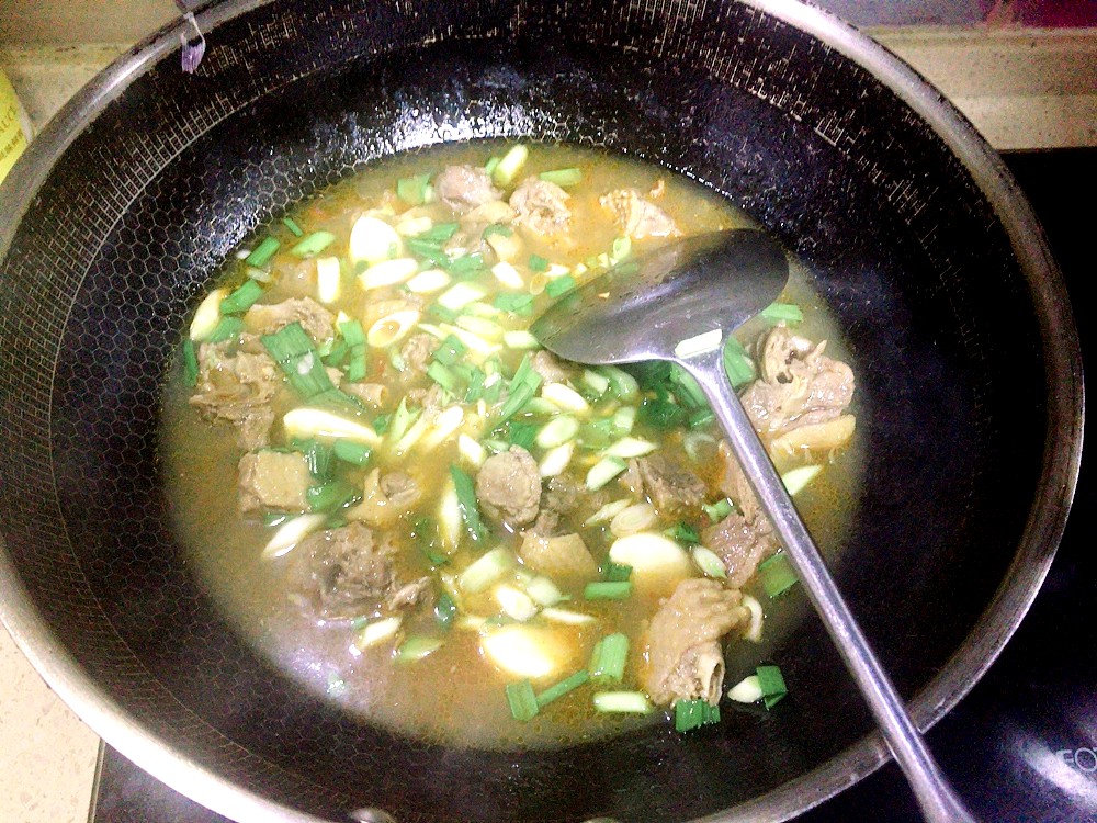 夏季吃鸭肉好还是鸡肉好,夏季吃鸭肉有什么好处