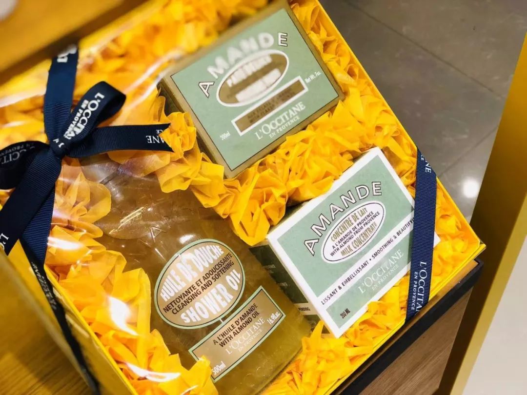 探店新年美照,探店好看的衣服都在这里