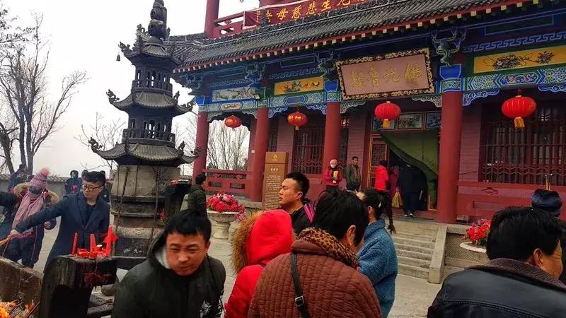 正月初五迎财神了,正月初五迎财神有几位财神