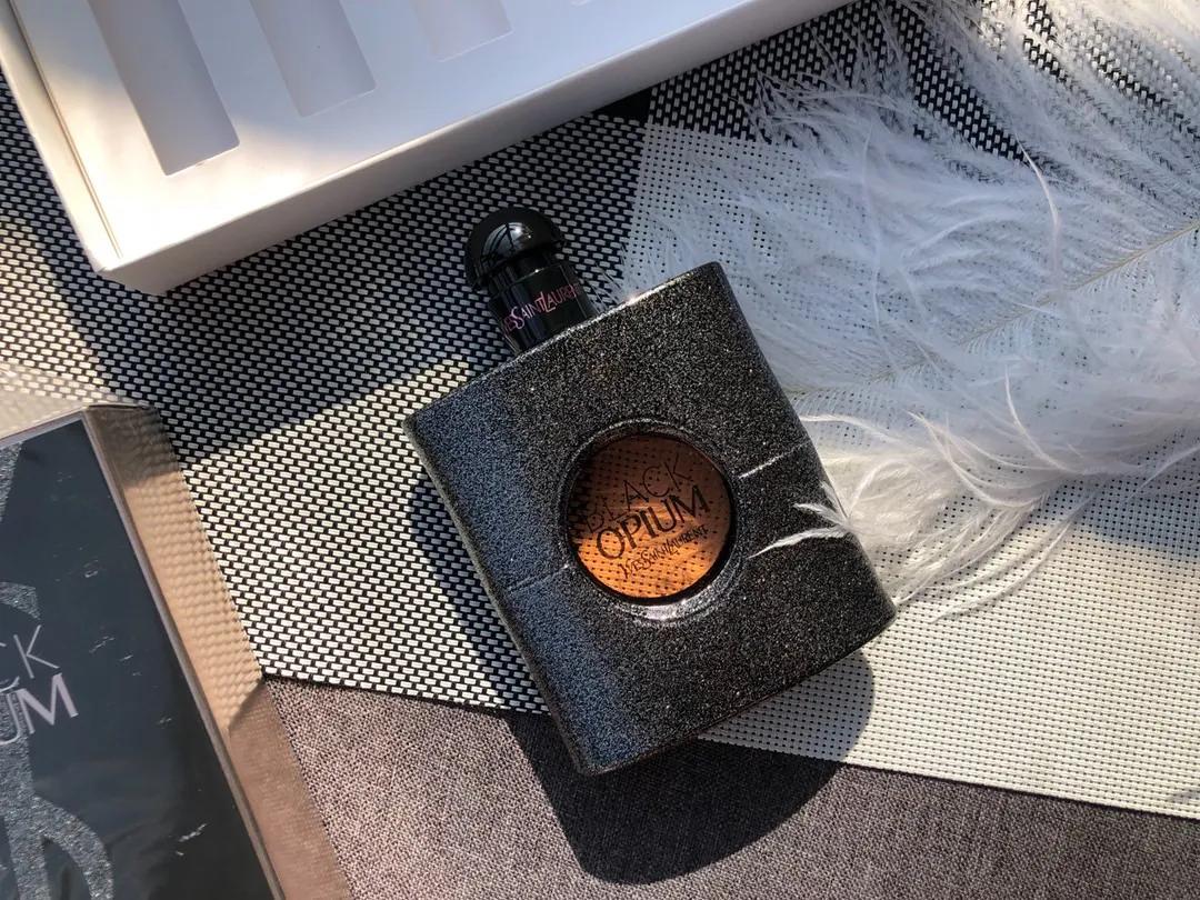 女生用男生的香水,女生用男士香水推荐