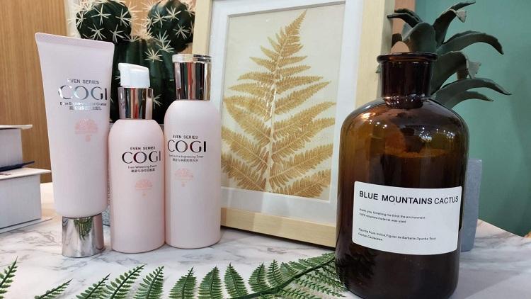 高姿美白补水套装评测,清爽淡淡幽香,适合学生*党**