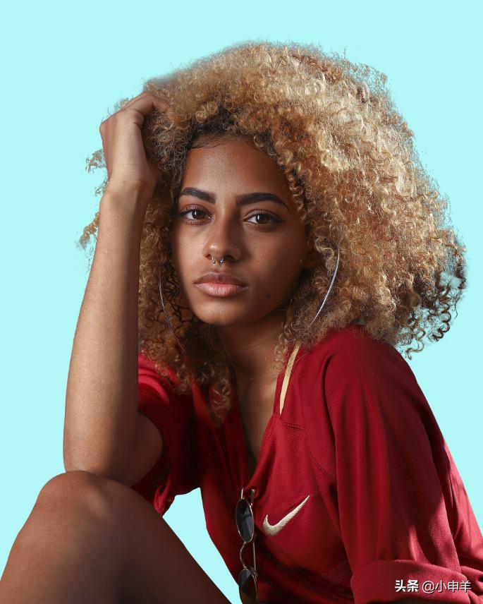 ps抠图18个金发女孩,ps抠图女生头发