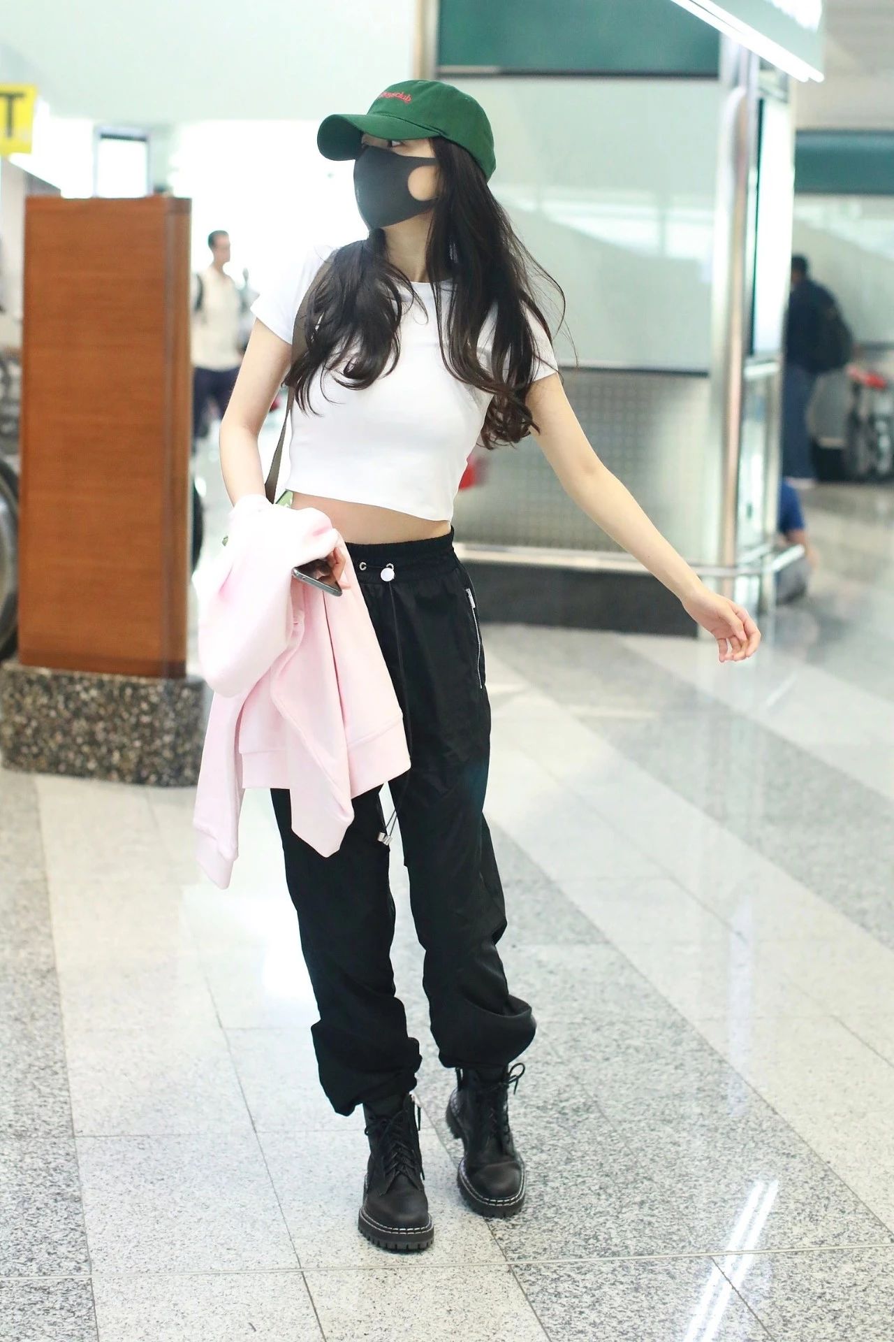 杨幂欧阳娜娜全部视频,欧阳娜娜lisa衣服