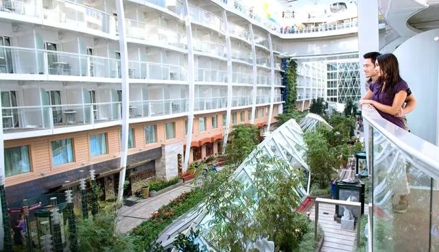 1000000000的邮轮长什么样?游乐场、购物中心样样齐全