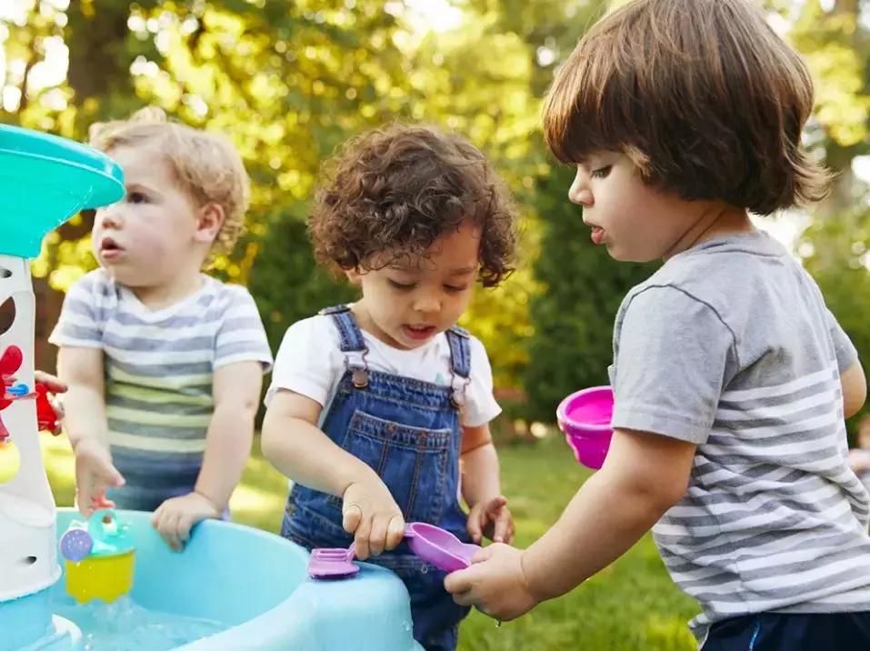 宝宝不想去幼儿园用尽了心机,宝宝不愿意去幼儿园说害怕