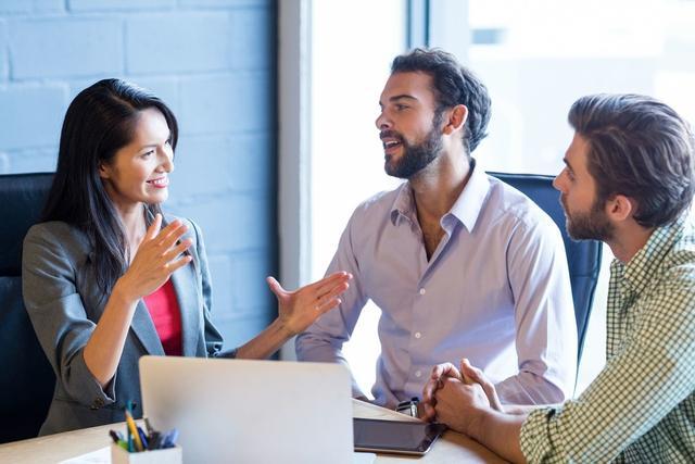 老板在群里发工作需要该怎么回复,员工微信群反映问题老板不回复