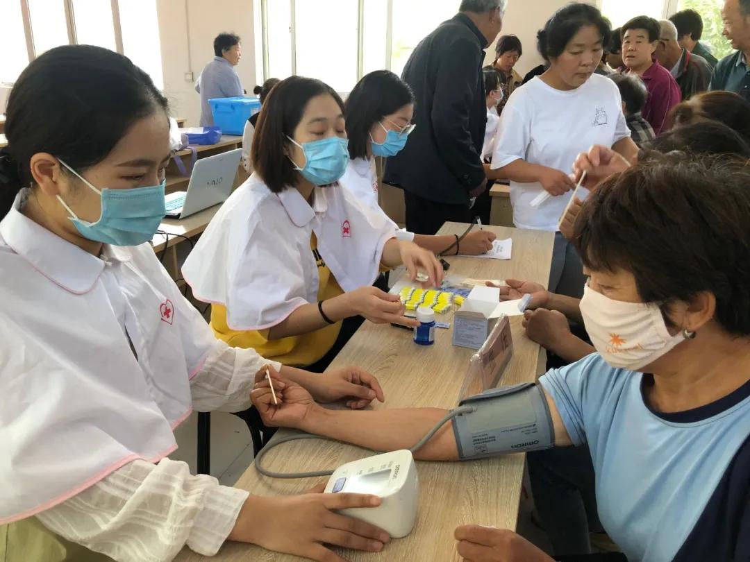 关爱健康公益报道,关爱市民健康义诊活动