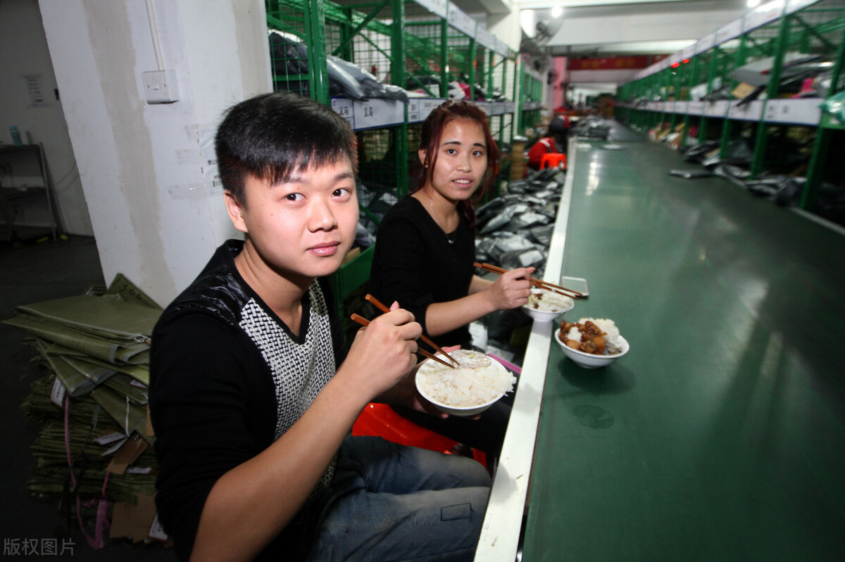 年轻人为何都逃离工厂,年轻人逃离工厂送外卖