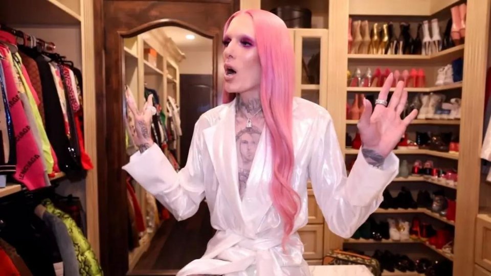 香奈儿磨刀、爱马仕砌墙,J姐的衣帽间戏可真多