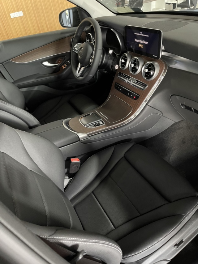 奔驰glc300进口五年免息零首付车,新款奔驰glc300有什么故障通病