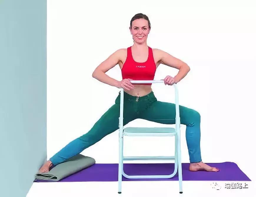 怎样用瑜伽砖矫正xo型腿,瑜伽矫正o型腿