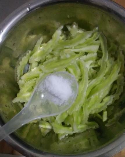 苦瓜太苦怎么去苦味,苦瓜难吃不爱吃