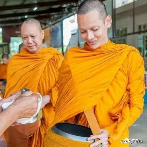 男女之间任意切换？泰国变性人选美冠军突然决定“变回男儿身”！