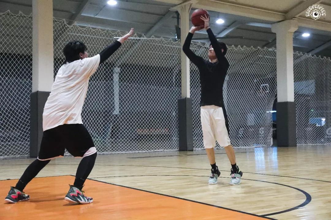 无论是打球还是穿鞋，你都「要疯」一点|KVSN众测