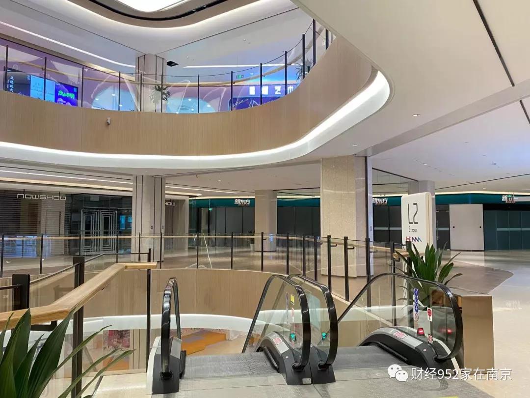 从千呼万唤到稀稀拉拉,南京南站商业一开业就入秋?