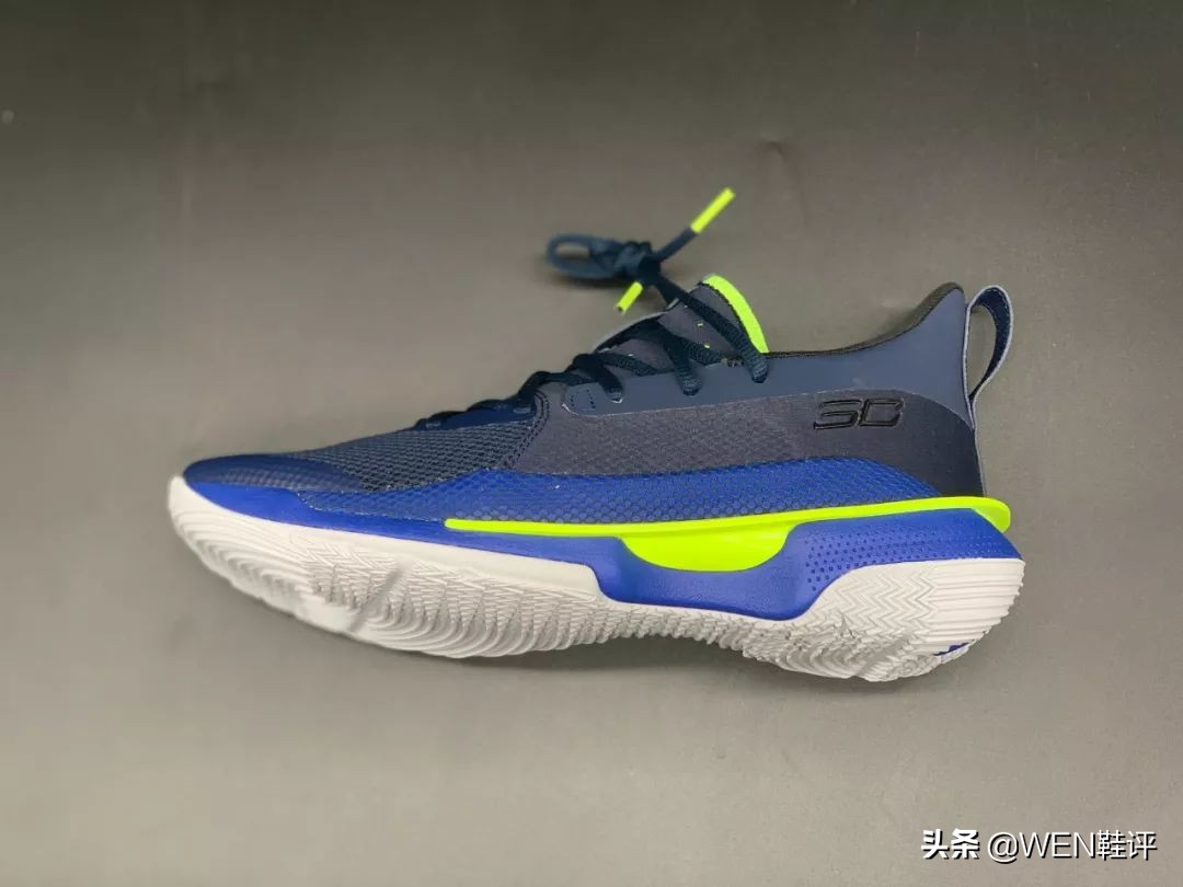 库里和ua合作的第一双鞋,ua库里篮球鞋