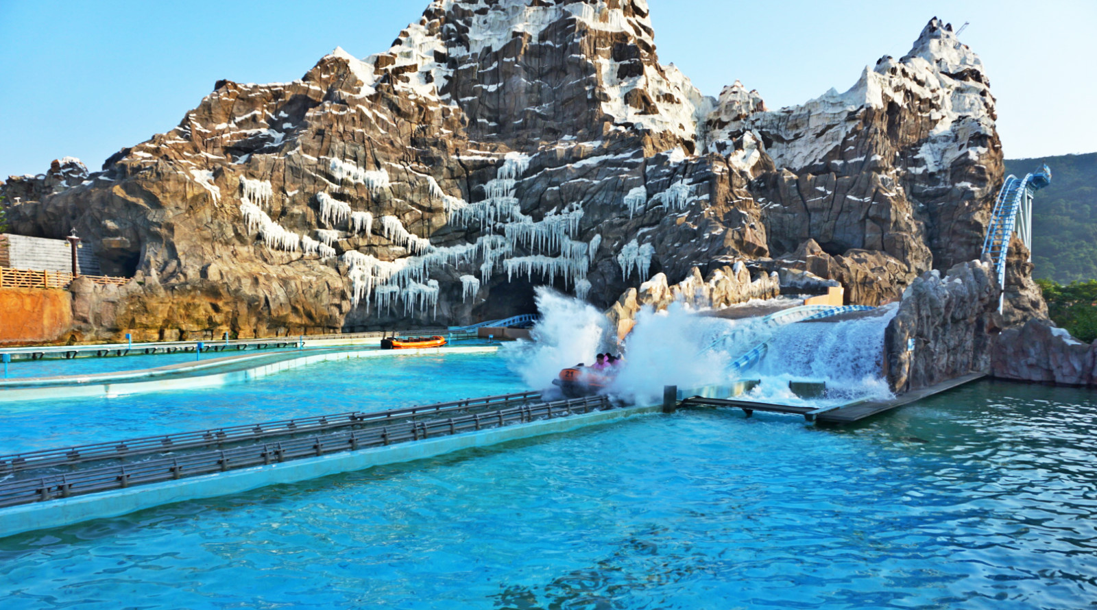 常州恐龙园和珠海长隆哪个好玩,珠海长隆海洋王国好玩吗