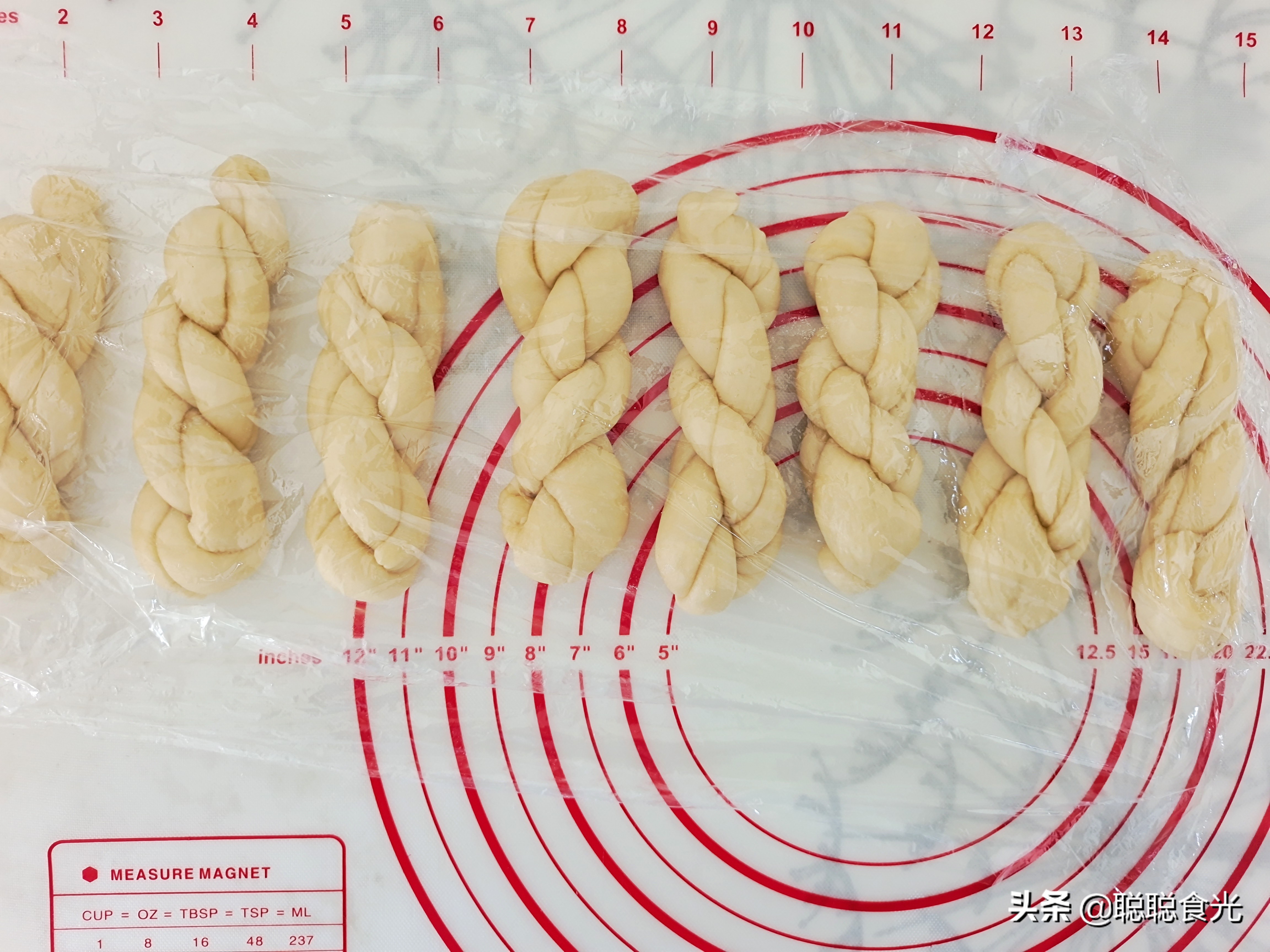 炸麻花可以用蜂蜜吗,过年小零食炸麻花做法