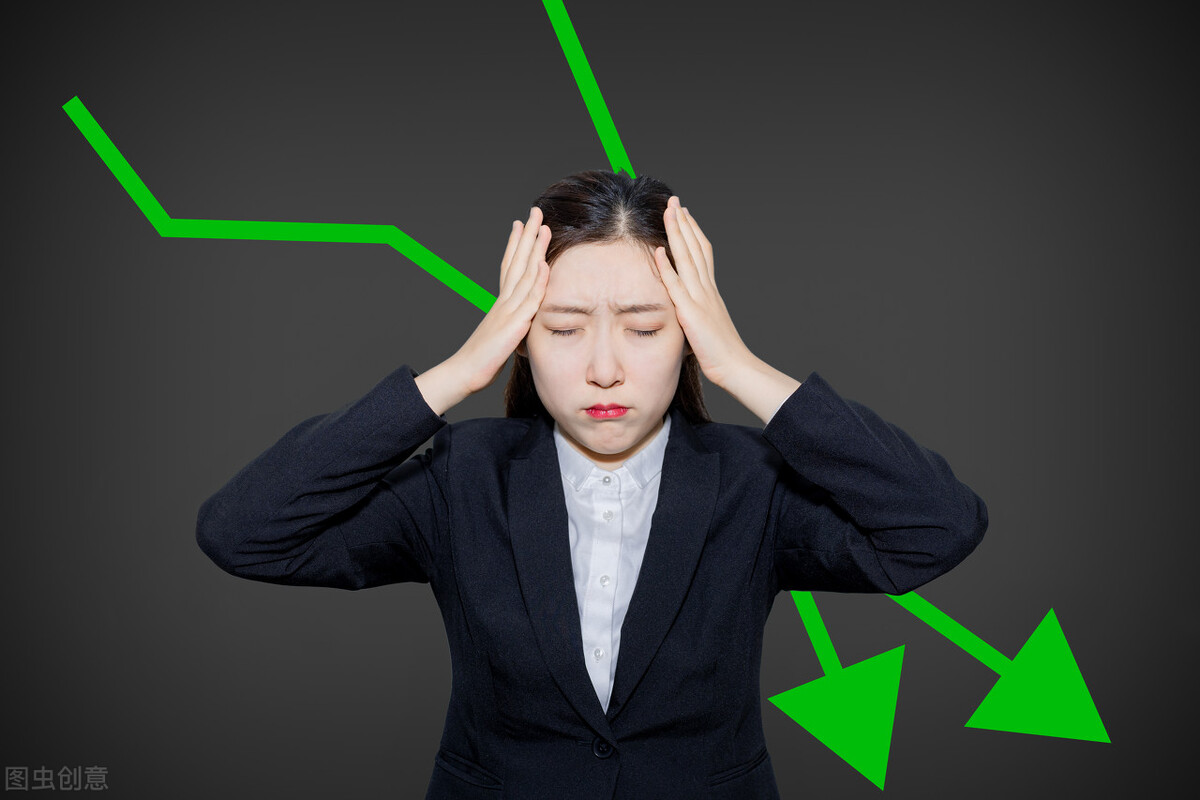 保利地产股票最高时涨到多少,股价腰斩50%后续怎么操作