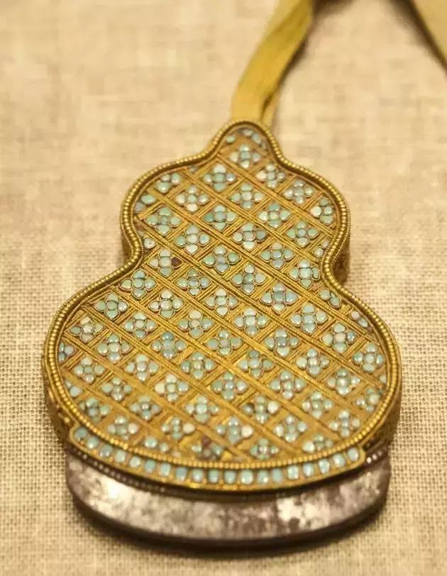 复古黄金长命锁,明清首饰锁代表了高级工匠的美