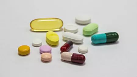 甲亢吃药变甲减的症状,甲亢吃药后变甲减咋办