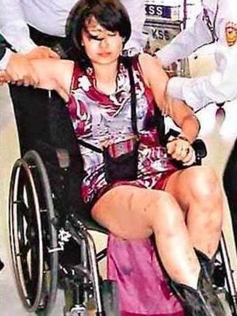 陈宝莲成疯之路:15岁被母亲逼迫赚钱,29岁自杀狠弃未满月儿子