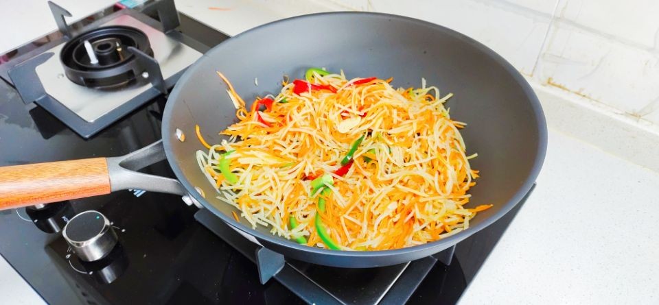 家用轻质无涂层铁锅,高纯零涂层铁锅