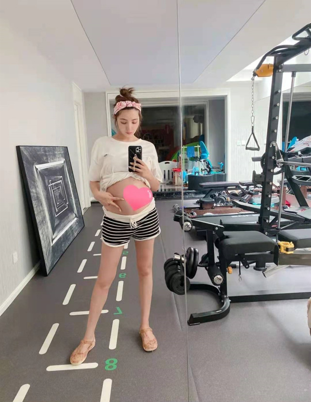 麦迪娜分享二胎生产日记,麦迪娜晒产前产后对比照