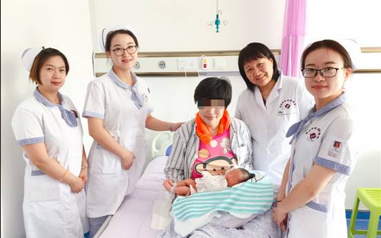 聋哑分娩,聋哑妈妈顺利分娩女宝宝