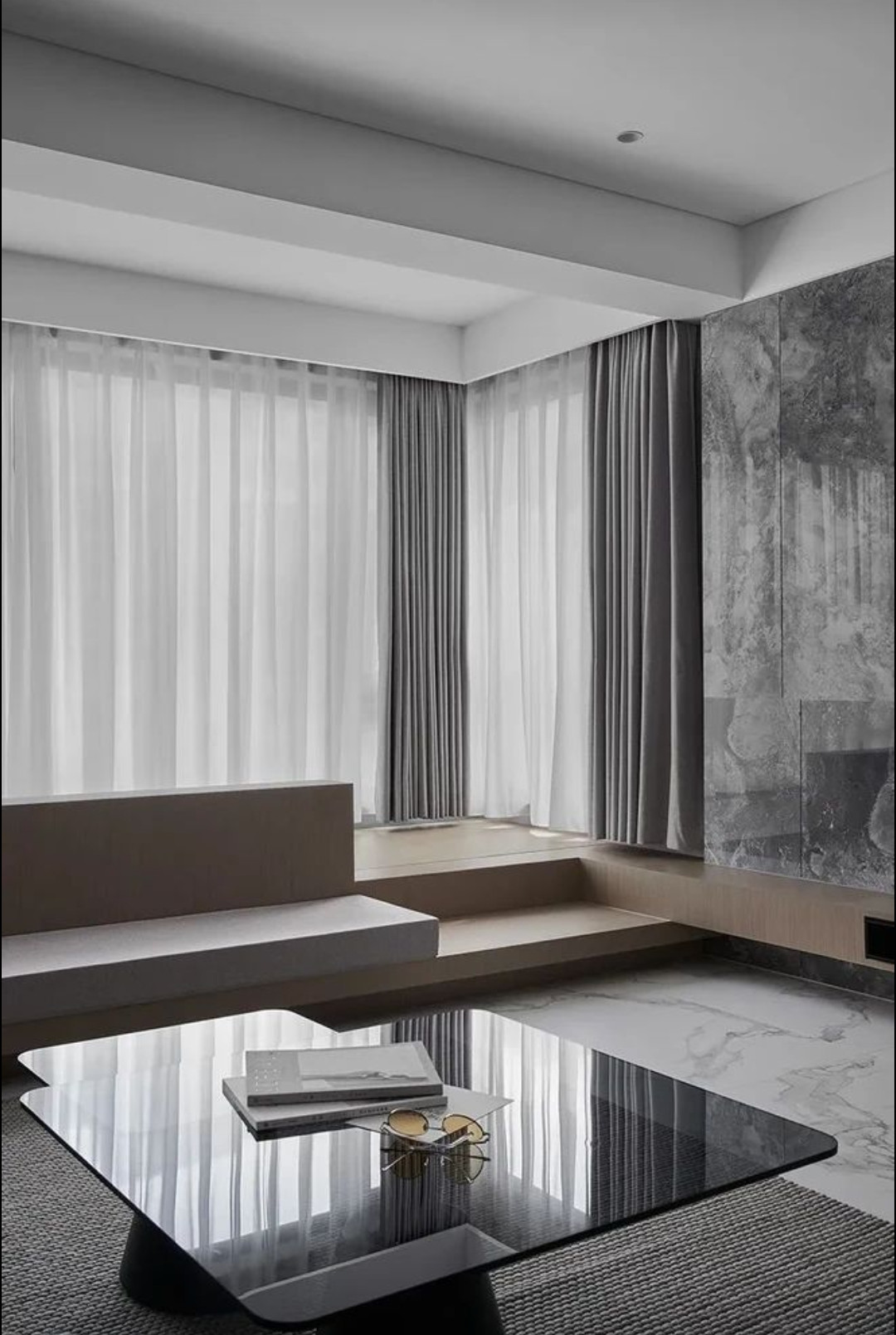 客厅装地台好不好,客厅飘窗太高到腰部了怎么装修