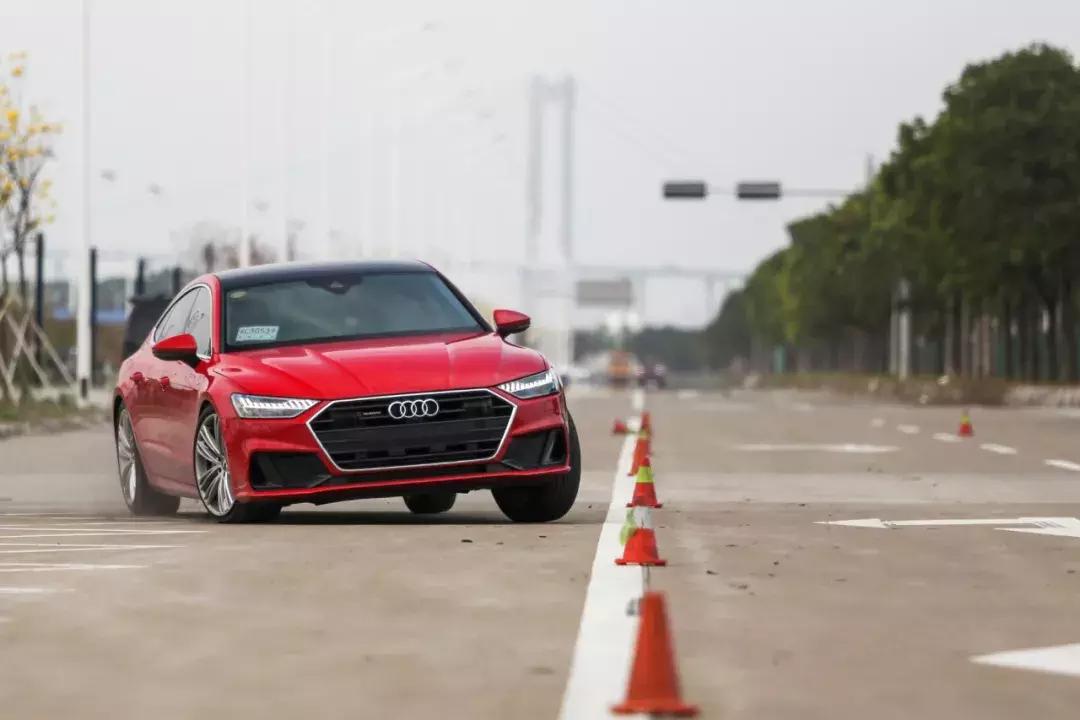 严绍健奔驰成名之作,全新奥迪a7测评视频