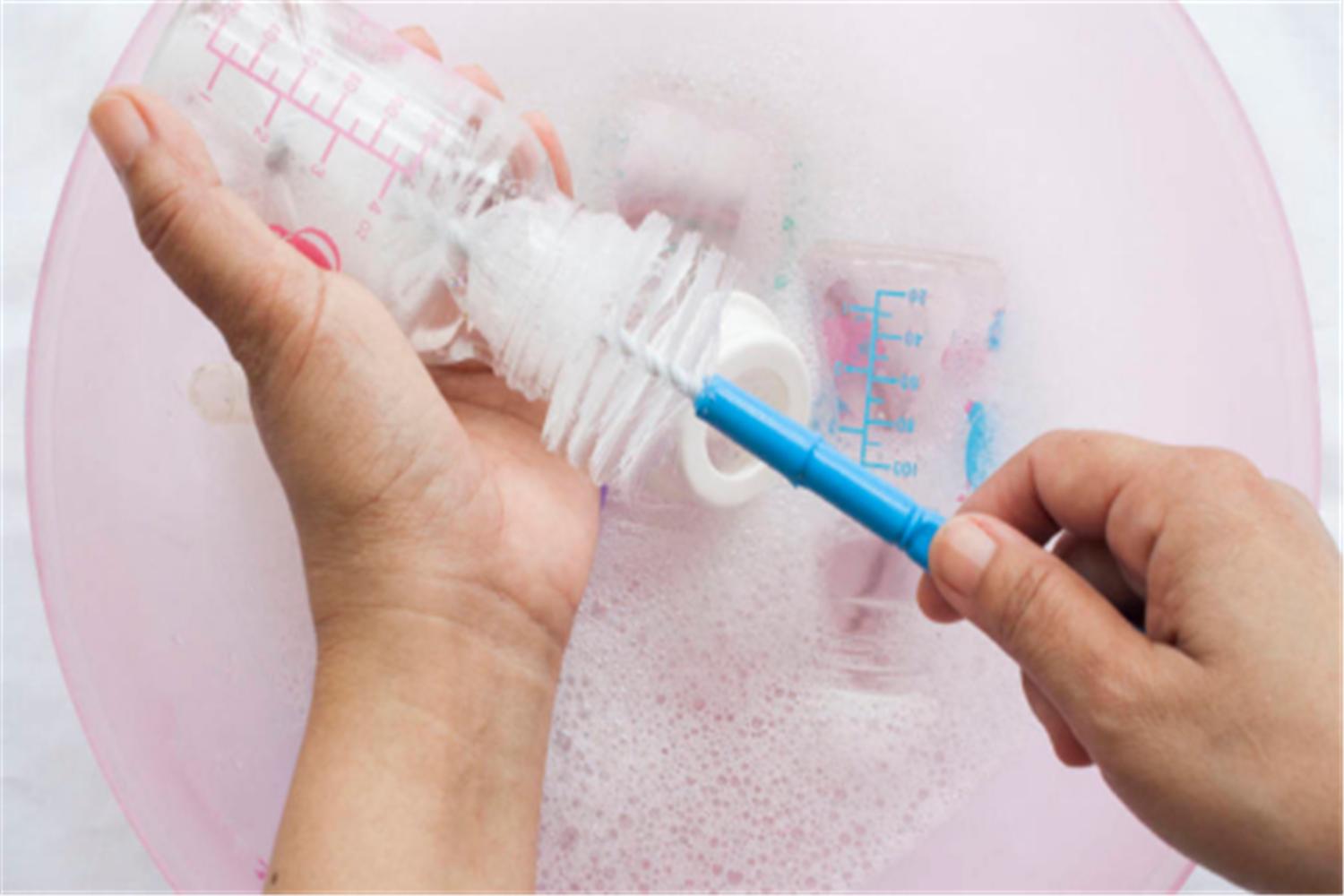 奶瓶清洗不正确孩子生病,奶瓶不洗干净宝宝喝了会怎样