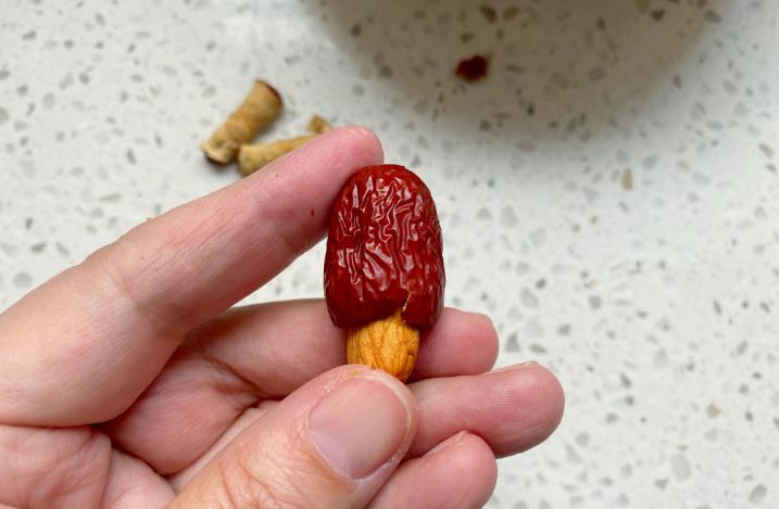 近期爆火的网红零食奶枣,网红零食奶枣独立包装