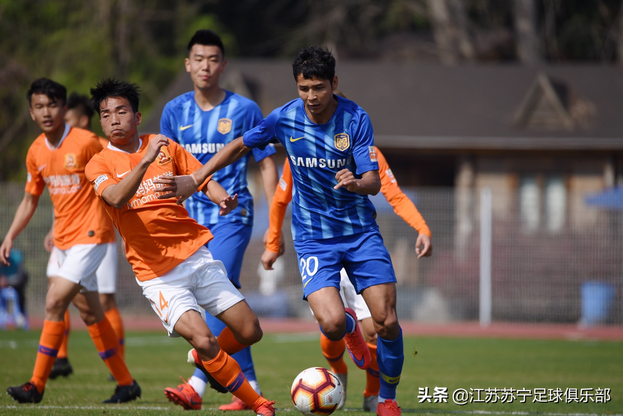 江苏苏宁张凌峰,张凌峰江苏足球视频