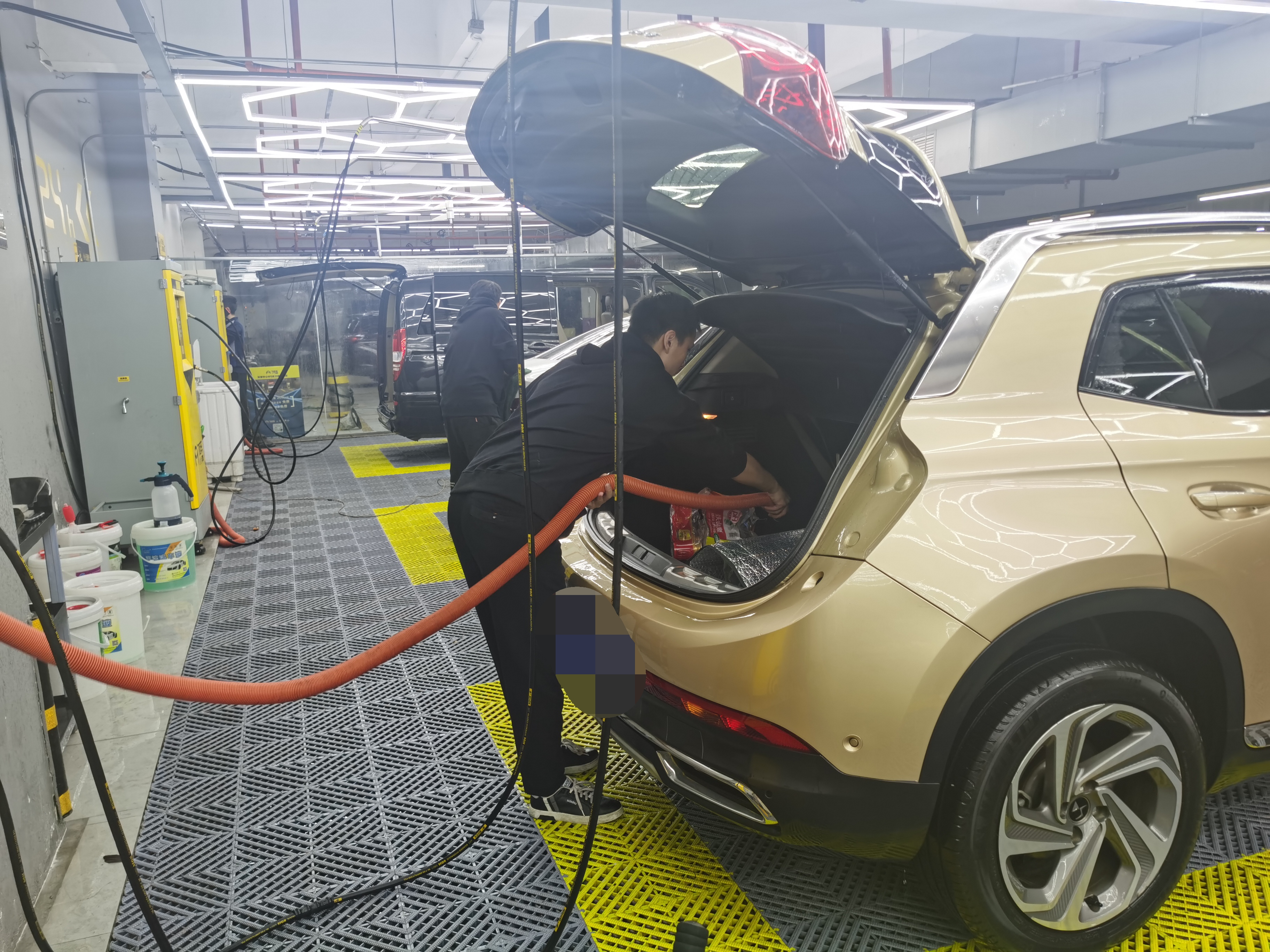 共享智能自助洗车，未来城市洗车的主流模式