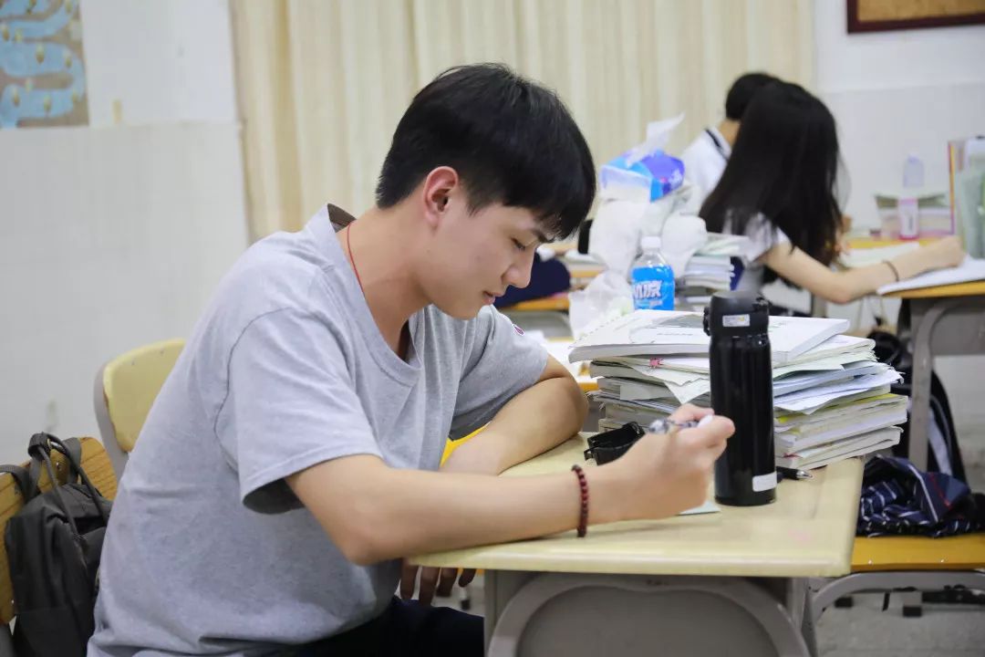 高中三年每个阶段考多少分正常,高中生学考要考多少分才能过