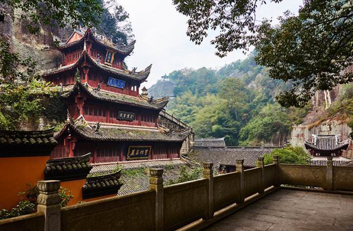 现在去新昌大佛寺能看到大佛吗,新昌大佛寺里的大佛是什么菩萨