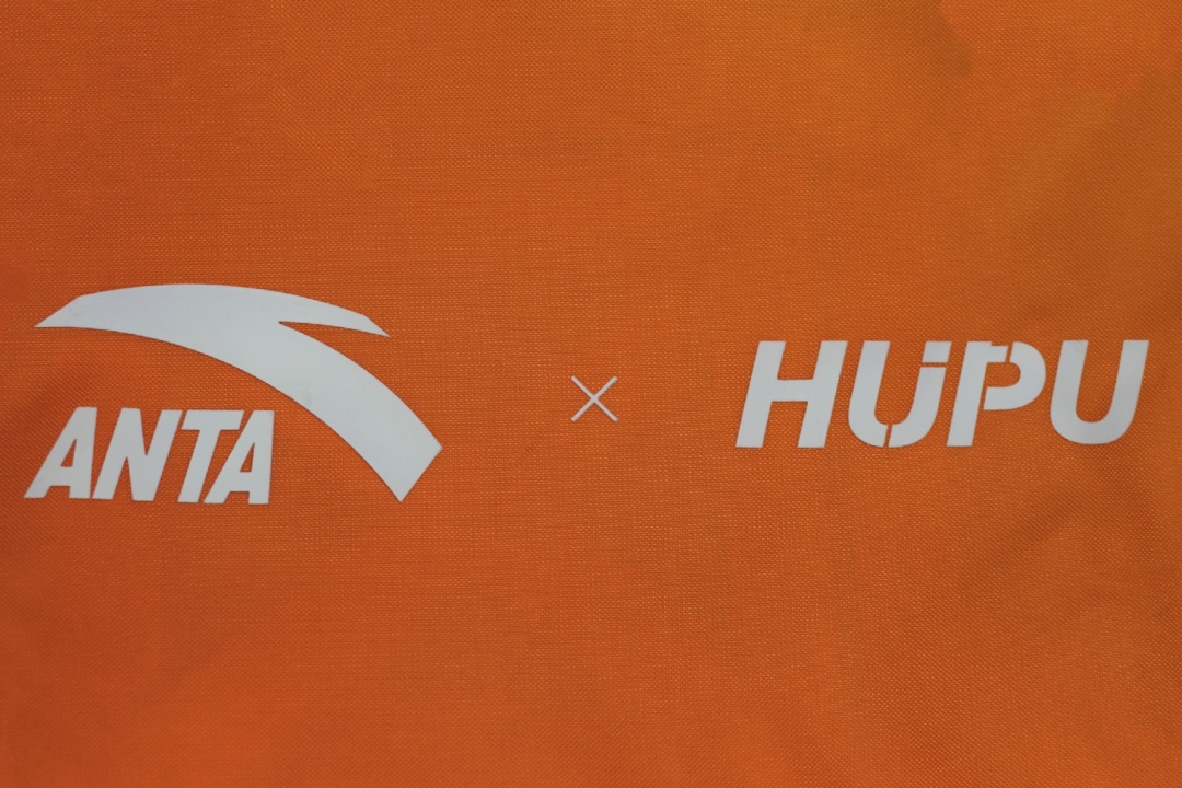 言足斋•开箱丨为什么一双“要疯”能勾起我的回忆？