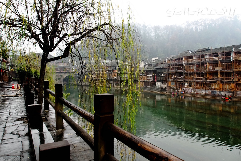 西安到凤凰古城旅游攻略,长沙张家界凤凰古城旅游攻略