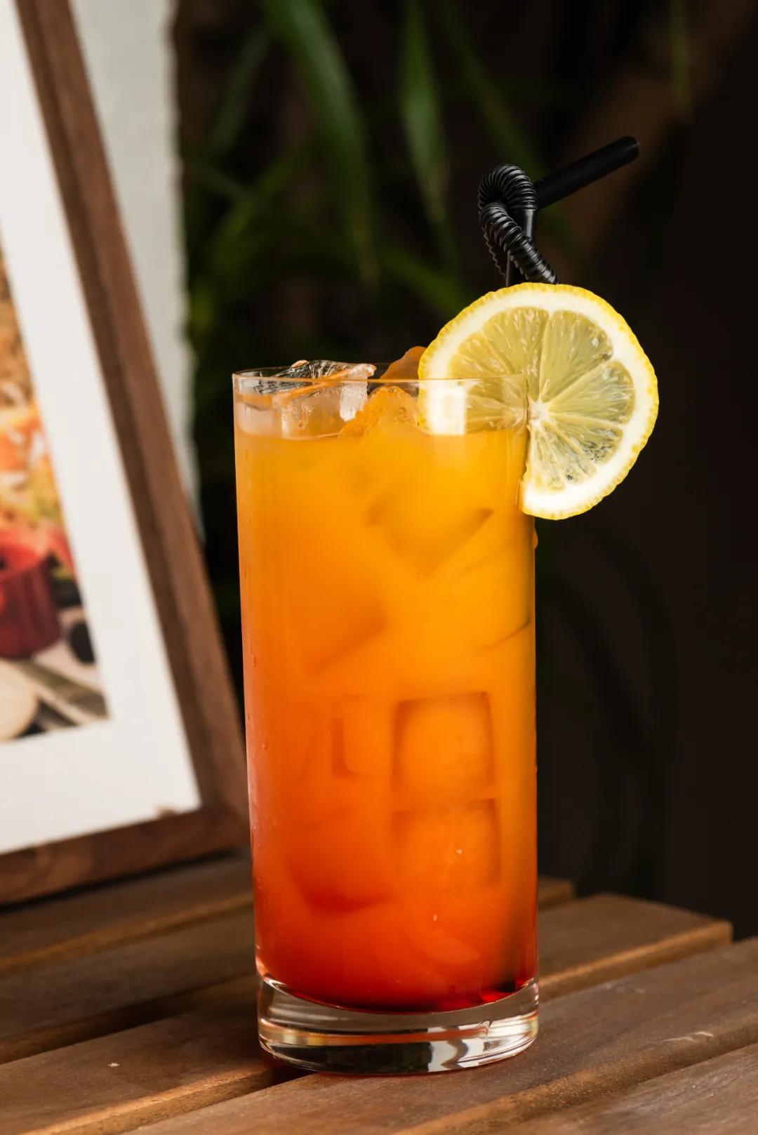 之心城这家餐厅堪称“西餐界CHANEL”，小姐姐们都抢着去