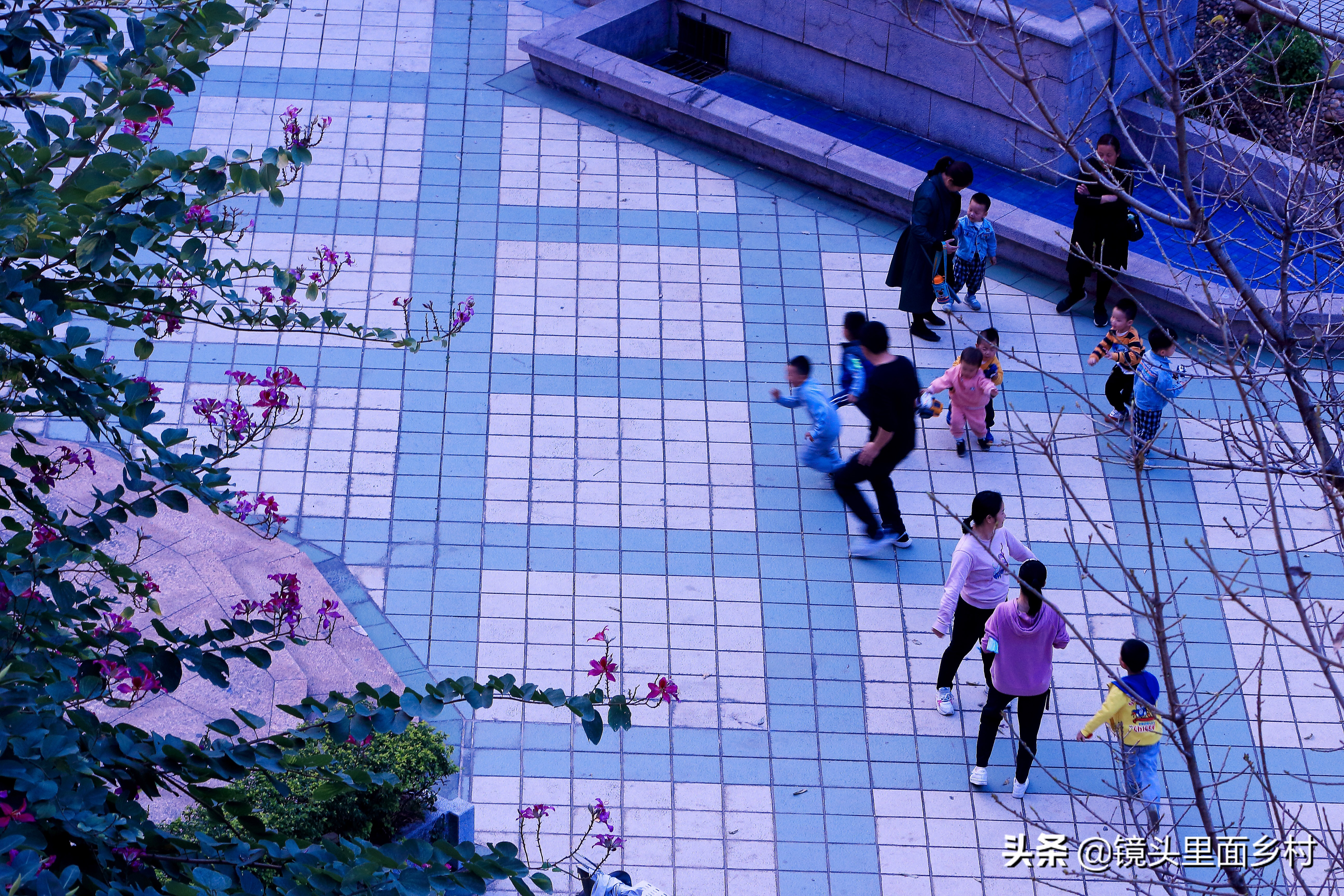 江西修水县何市镇奇异的风俗,元宵节要打大龄未婚男女屁股