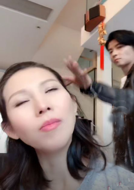 蔡少芬产后吃什么饭,张晋晒蔡少芬产子视频