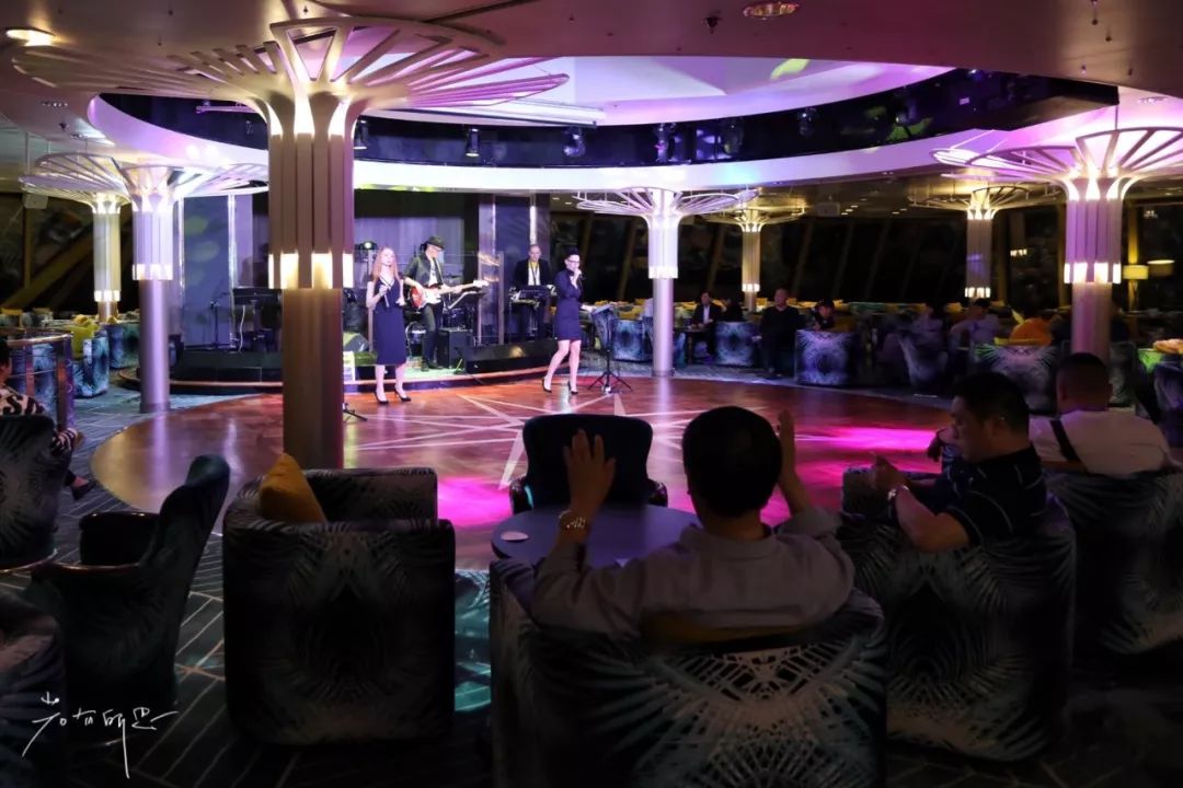 日本防疫钻石公主号邮轮,日本钻石公主号邮轮海上漂多久