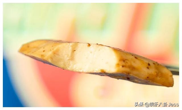 在李佳琦直播间买零食，是个划算的选择吗？