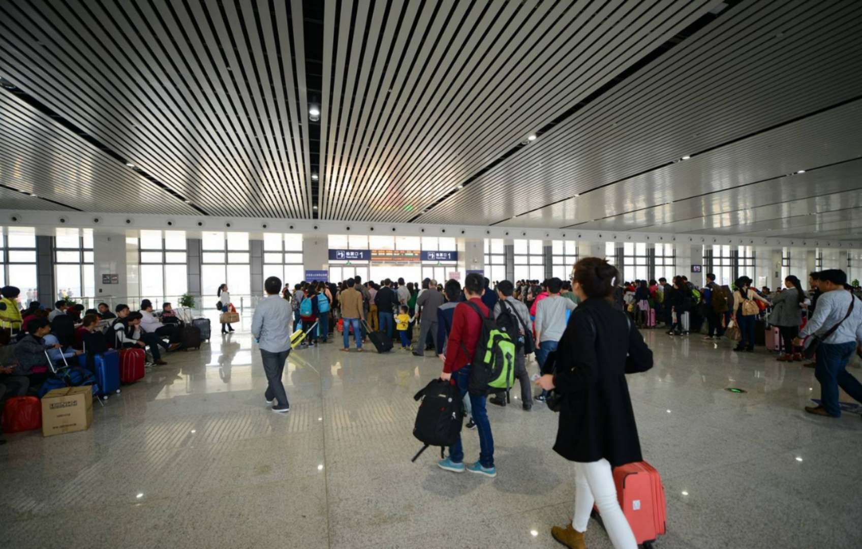 昆明南站汽车站什么时候建成 (昆明南站汽车客运站新增多条班线)