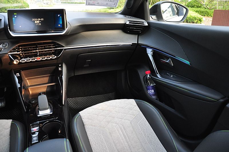 东风标致有一款动力强的车,驾驶感受最好的纯电动suv