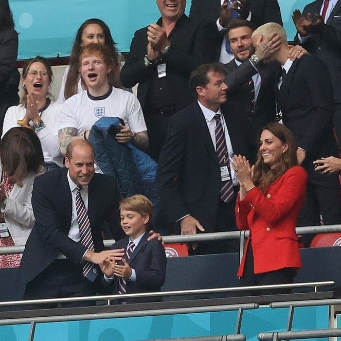 凯特带娃,凯特带娃出街